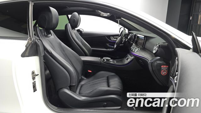 Mercedes-Benz E-Class 2018 — photo 16