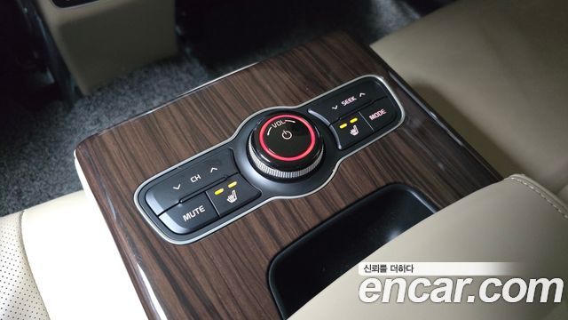 Kia K7 2015 — photo 28