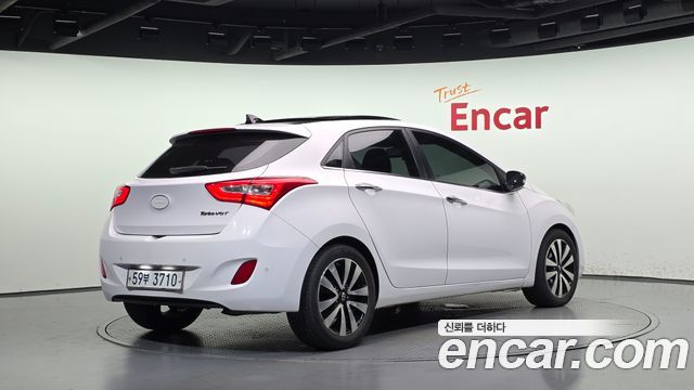 Hyundai i30 2015 — photo 2