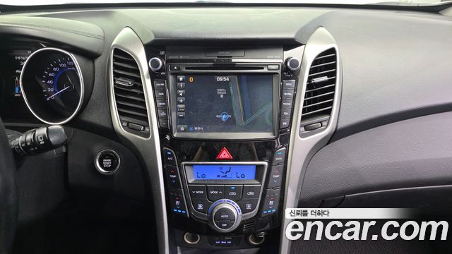 Hyundai i30 2015 — photo 14
