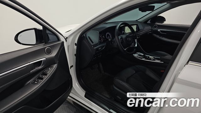 Hyundai Sonata 2022 — photo 17