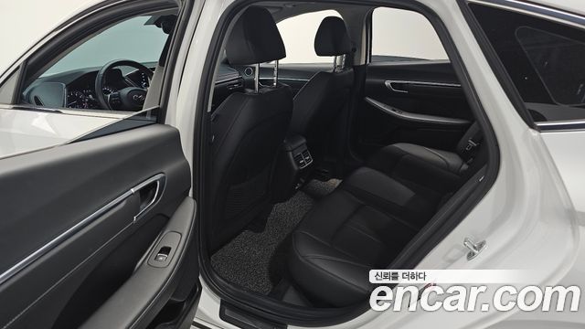 Hyundai Sonata 2022 — photo 18