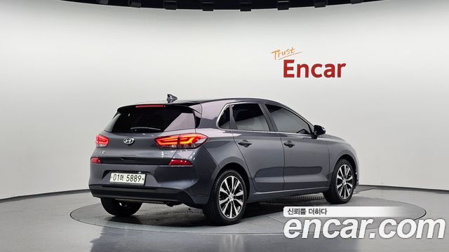 Hyundai i30 2018 — photo 2