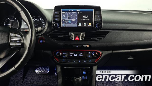 Hyundai i30 2018 — photo 20