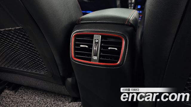 Hyundai i30 2018 — photo 25