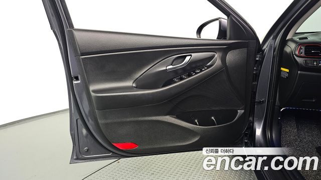 Hyundai i30 2018 — photo 14