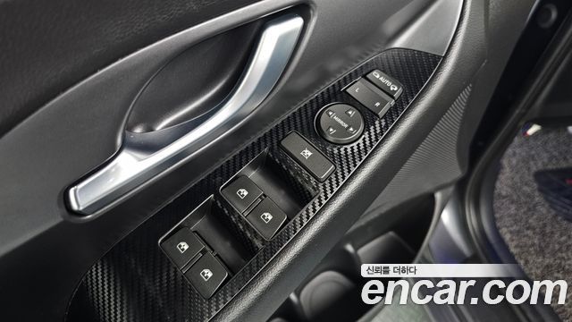 Hyundai i30 2018 — photo 28