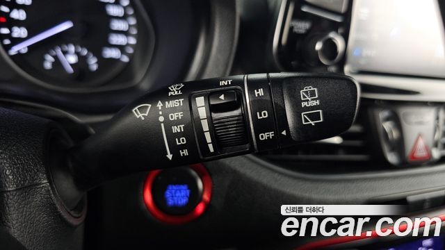 Hyundai i30 2018 — photo 32