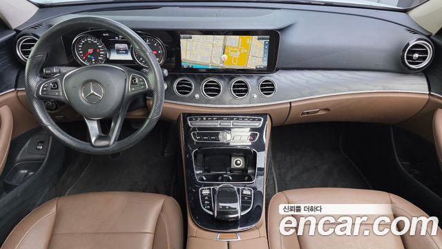 Mercedes-Benz E-Class 2017 — photo 7