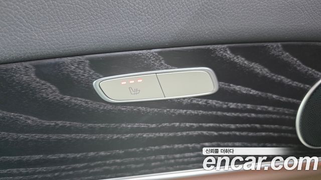 Mercedes-Benz E-Class 2017 — photo 18