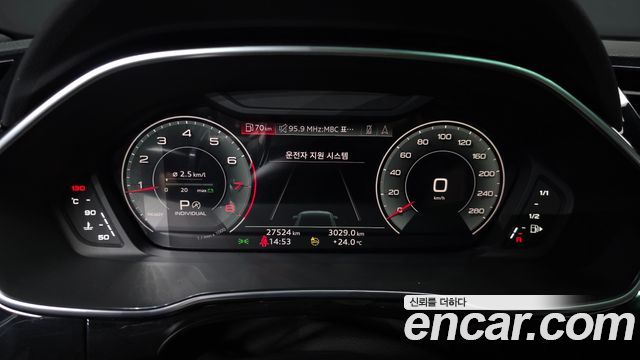Audi Q3 2023 — photo 11