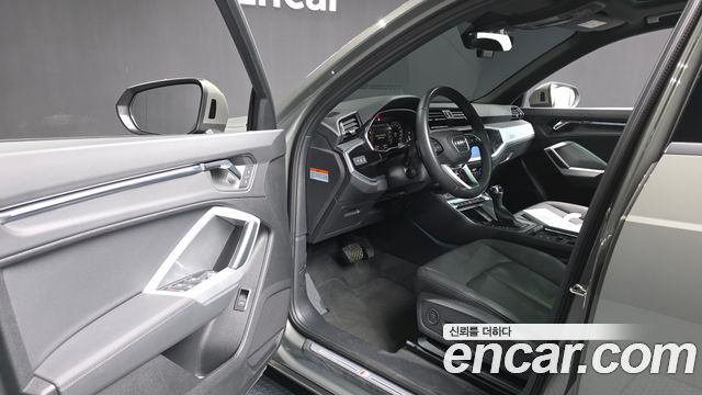 Audi Q3 2023 — photo 13