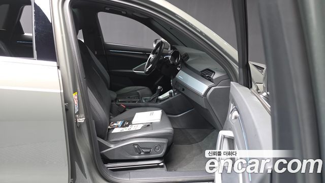 Audi Q3 2023 — photo 17