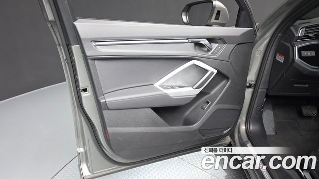 Audi Q3 2023 — photo 14