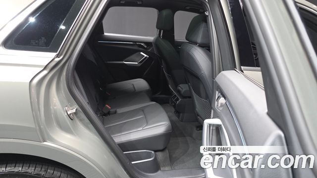 Audi Q3 2023 — photo 16