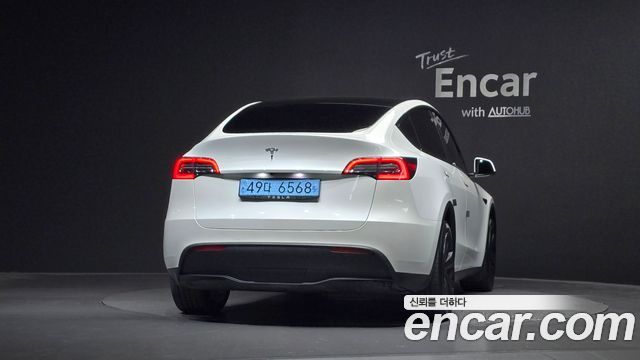 Tesla Model Y 2022 — photo 4