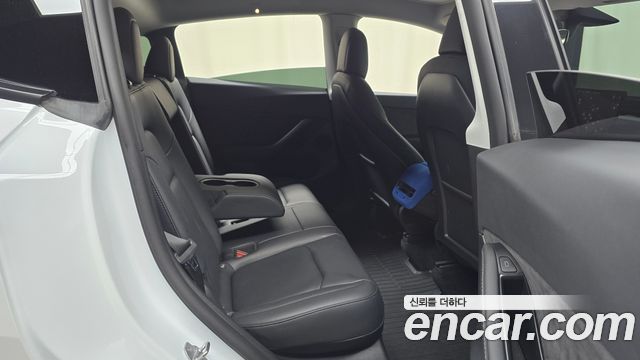 Tesla Model Y 2022 — photo 17