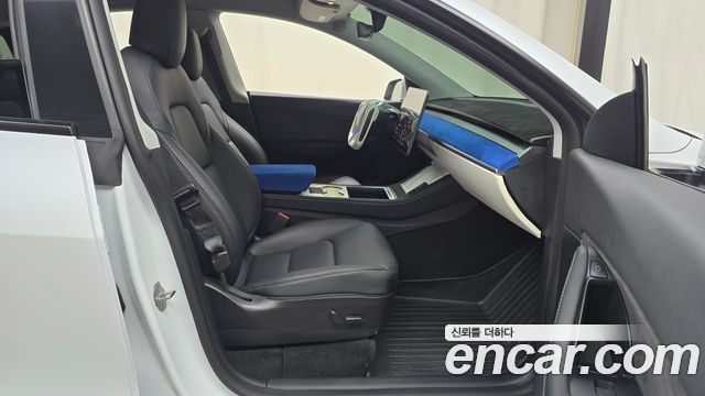 Tesla Model Y 2022 — photo 16