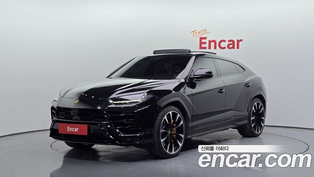 Lamborghini Urus 2022 — photo 1