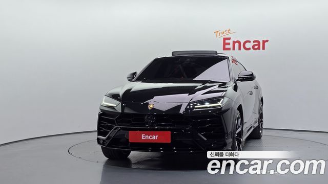 Lamborghini Urus 2022 — photo 3