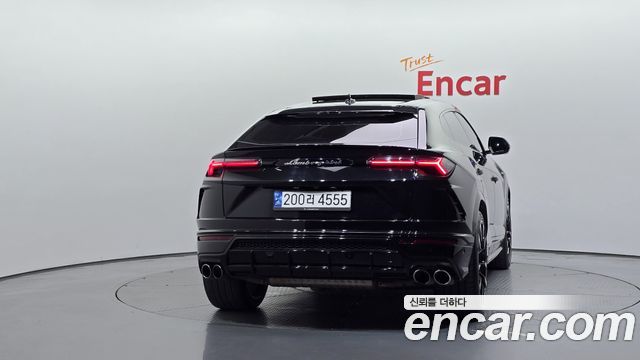 Lamborghini Urus 2022 — photo 4