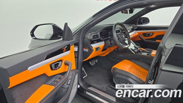 Lamborghini Urus 2022 — photo 13