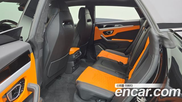 Lamborghini Urus 2022 — photo 17