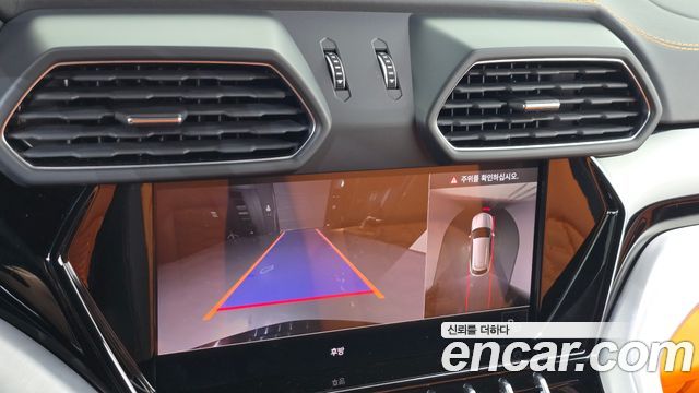 Lamborghini Urus 2022 — photo 19