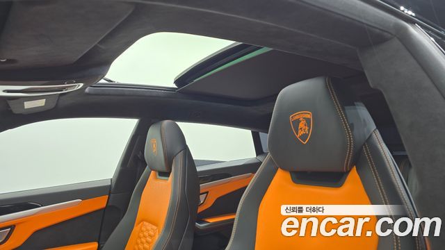 Lamborghini Urus 2022 — photo 21