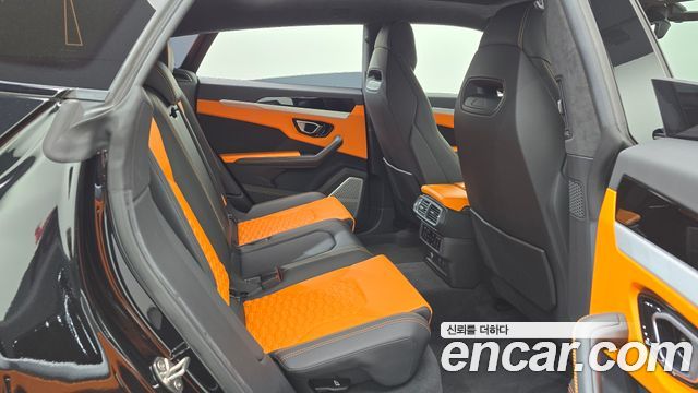 Lamborghini Urus 2022 — photo 25