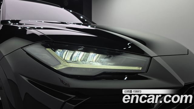 Lamborghini Urus 2022 — photo 8