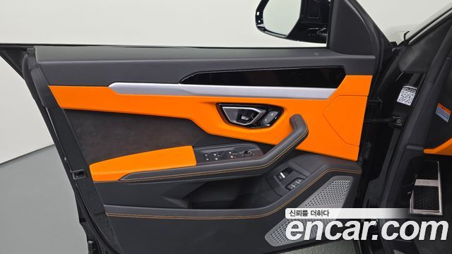 Lamborghini Urus 2022 — photo 14