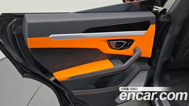 Lamborghini Urus 2022 — photo 15