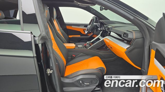 Lamborghini Urus 2022 — photo 16