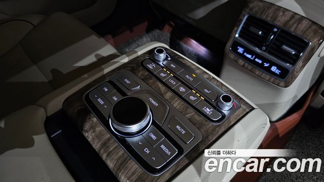 Kia K9 2019 — photo 25