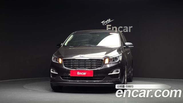 Kia Canival 2019 — photo 3