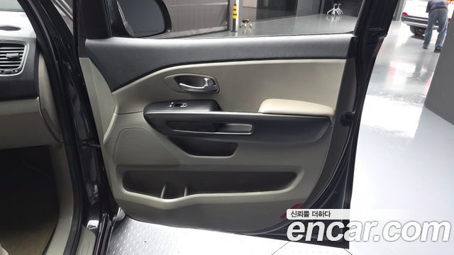 Kia Canival 2019 — photo 15