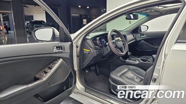 Kia K5 2012 — photo 10