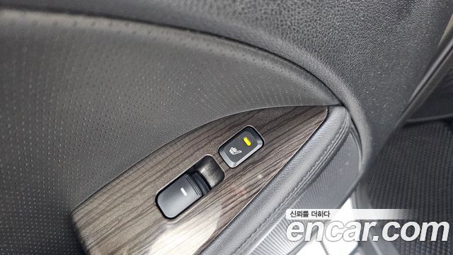 Kia K5 2012 — photo 17