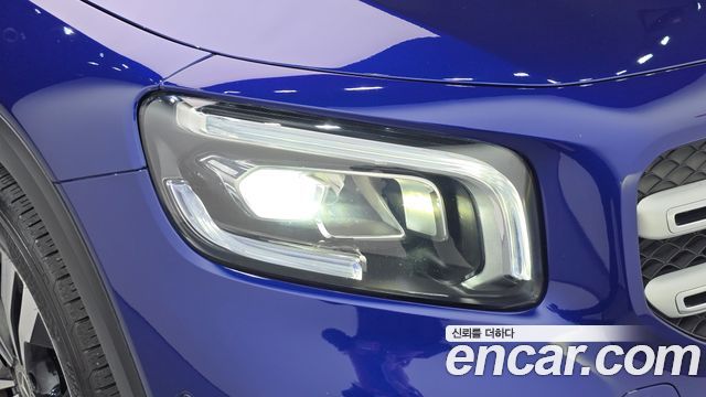 Mercedes-Benz GLB-Class 2020 — photo 8