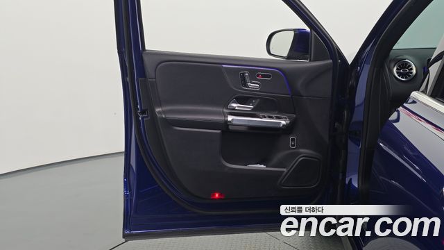 Mercedes-Benz GLB-Class 2020 — photo 14