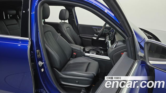 Mercedes-Benz GLB-Class 2020 — photo 16
