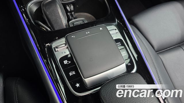 Mercedes-Benz GLB-Class 2020 — photo 28