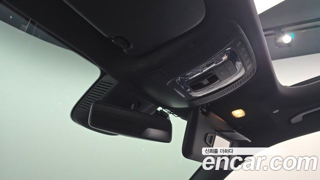 Mercedes-Benz GLB-Class 2020 — photo 29