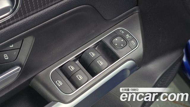 Mercedes-Benz GLB-Class 2020 — photo 30