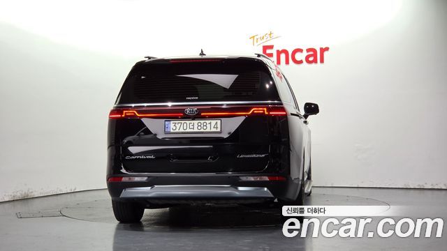 Kia Canival 2021 — photo 4