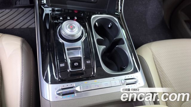 Kia Canival 2021 — photo 12