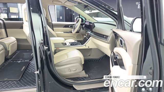 Kia Canival 2021 — photo 17