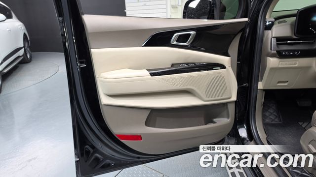 Kia Canival 2021 — photo 14
