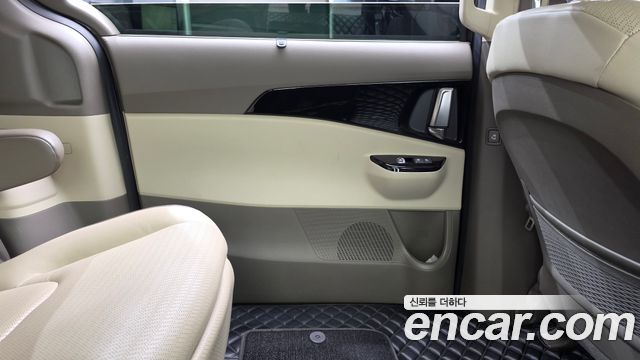Kia Canival 2021 — photo 15